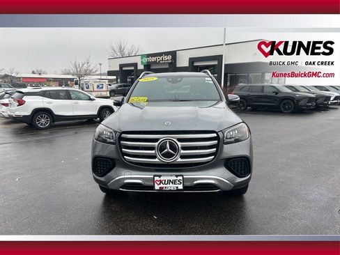 Used 2025 Mercedes-Benz GLS 450 4MATIC image 9