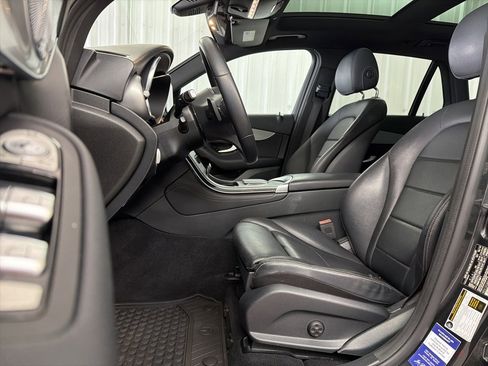 Used 2020 Mercedes-Benz GLC 300 image 11
