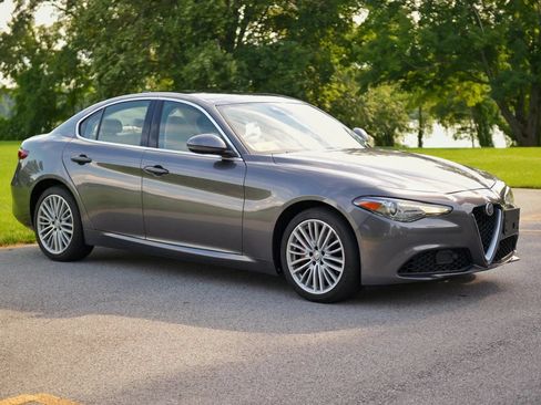Used 2018 Alfa Romeo Giulia Ti w/ Quick Order Package 22X Lusso AWD/4WD image 1