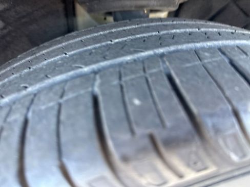 Used 2019 Buick Enclave Essence AWD/4WD image 32