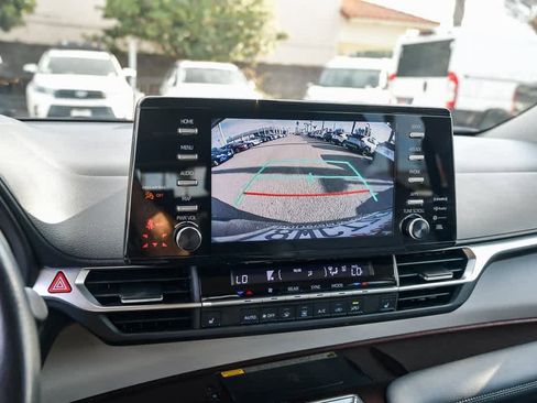 Used 2021 Toyota Sienna XLE w/ XLE Plus Package image 27