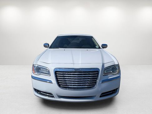 Used 2013 Chrysler 300 w/ Driver Convenience Group image 2