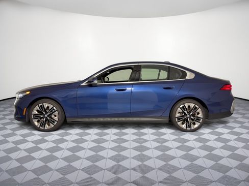 Used 2026 BMW 530i RWD image 2