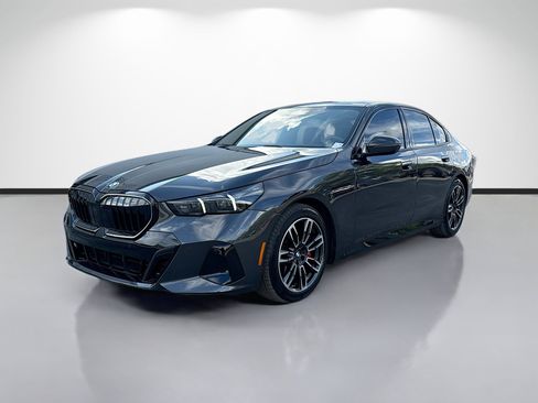 Used 2024 BMW 530i w/ M Sport Package RWD image 7