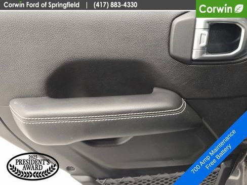 Used 2019 Jeep Wrangler Unlimited Sahara w/ LED Lighting Group AWD/4WD image 18