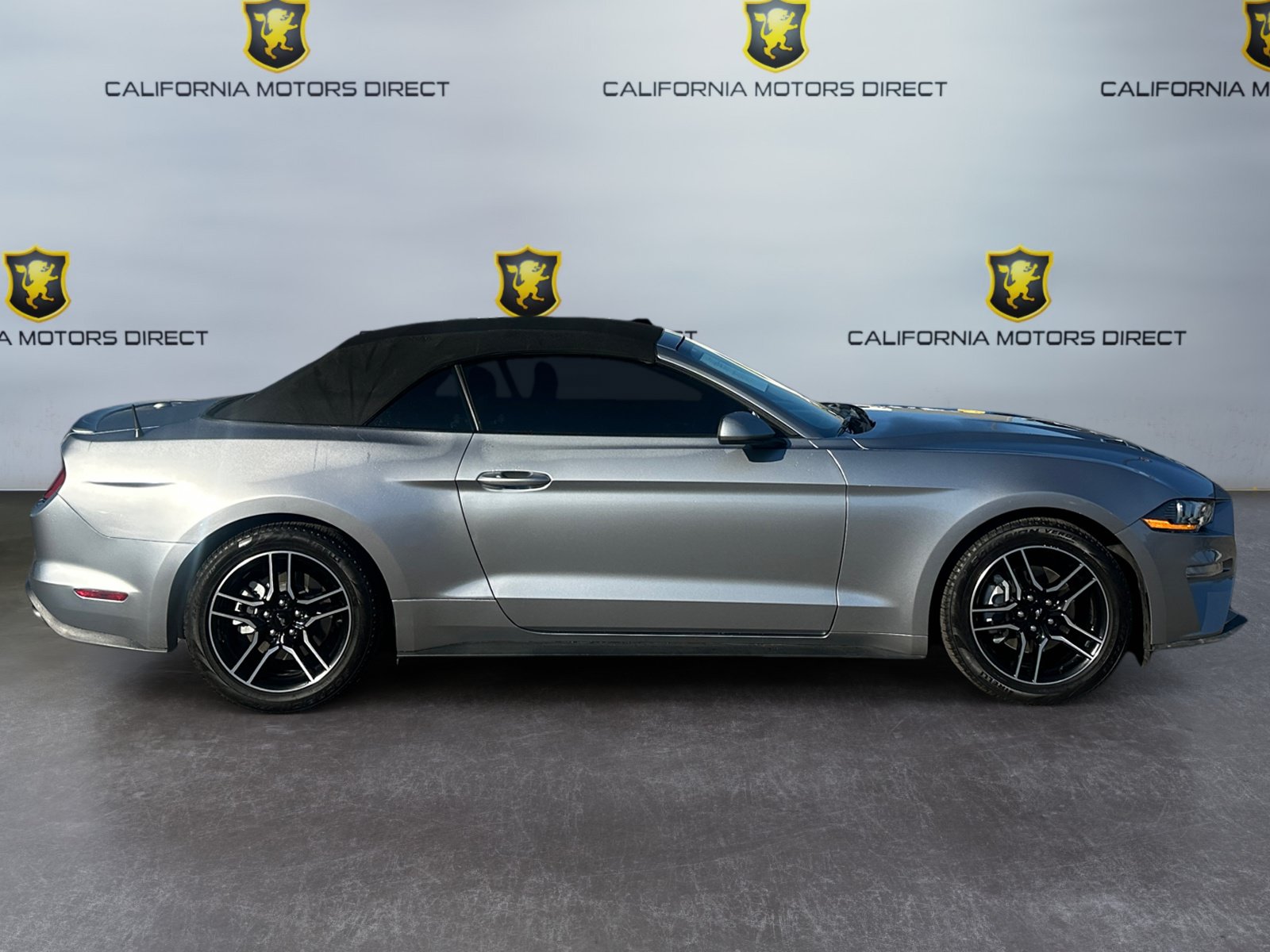 Used 2022 Ford Mustang Premium RWD image 6