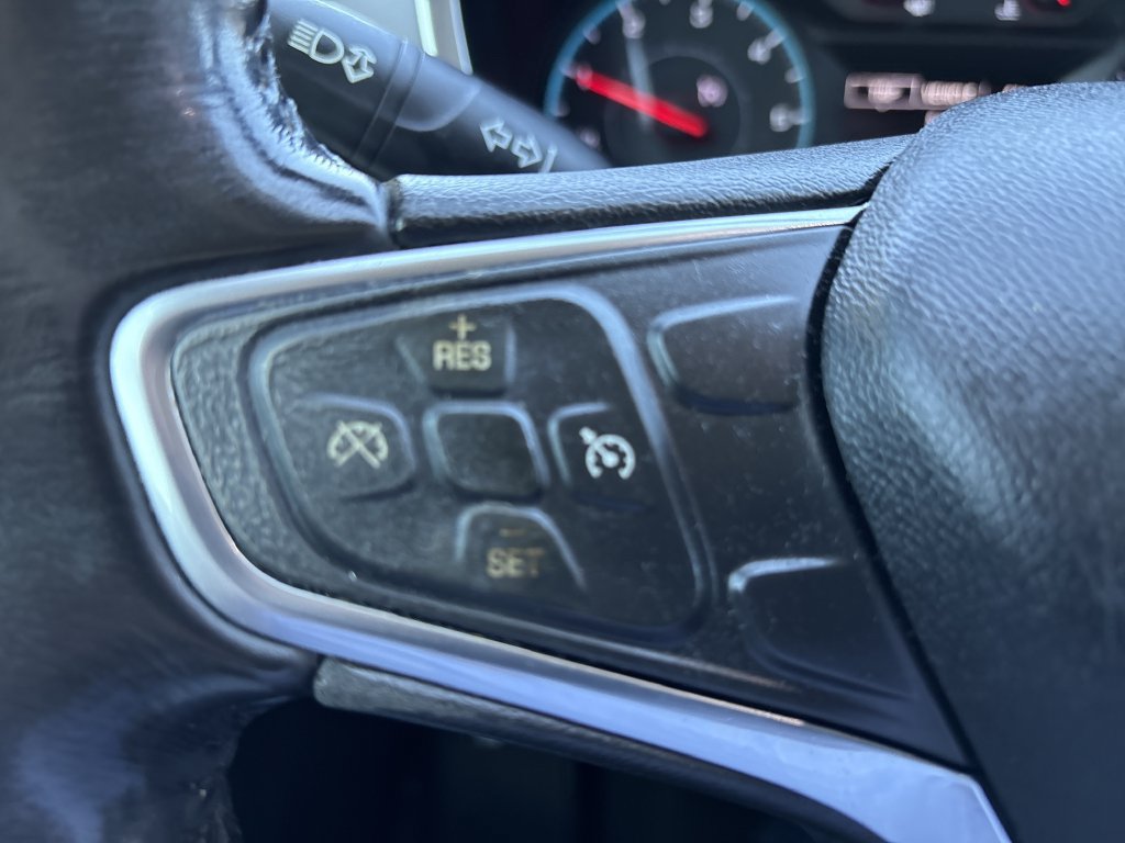 Used 2018 Chevrolet Equinox LT FWD image 30