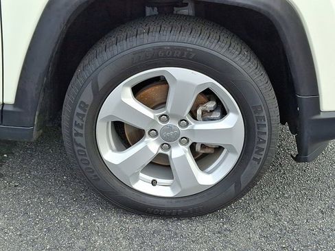 Certified 2019 Jeep Compass Latitude w/ Popular Equipment Group image 9