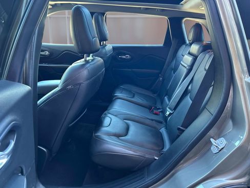 Used 2016 Jeep Cherokee Limited AWD/4WD image 13