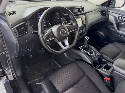 Used 2018 Nissan Rogue SV image 23