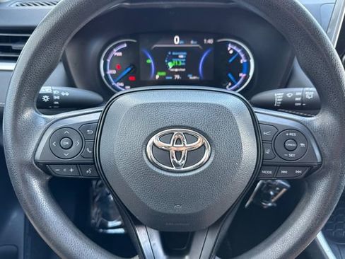 Used 2023 Toyota RAV4 LE AWD/4WD image 25