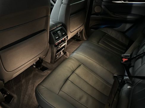 Used 2019 BMW X6 xDrive50i w/ M Sport Package image 4