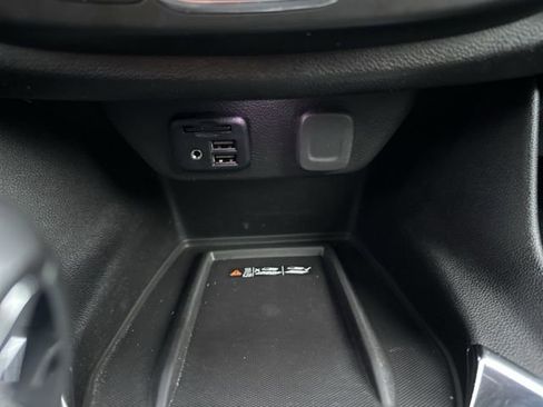 Used 2023 Chevrolet Traverse Premier image 25