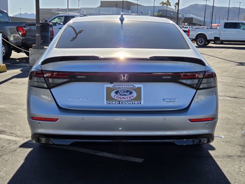 Used 2023 Honda Accord Touring image 5