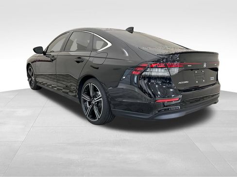 Used 2025 Honda Accord Sport image 3