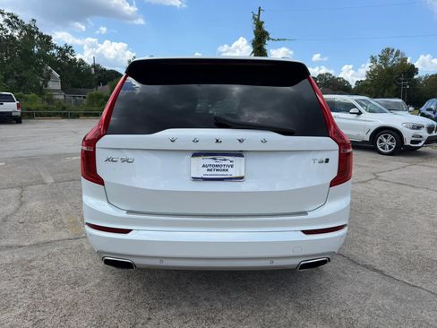 Used 2021 Volvo XC90 T6 Momentum w/ Advanced Package AWD/4WD image 4