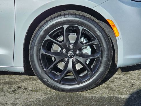 New 2026 Chrysler Pacifica Select image 10