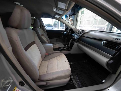 Used 2012 Toyota Camry LE FWD image 26