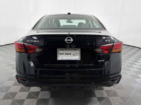 Used 2024 Nissan Altima 2.5 SV AWD/4WD image 5