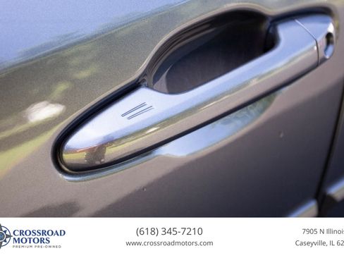 Used 2019 Toyota Highlander SE AWD/4WD image 11