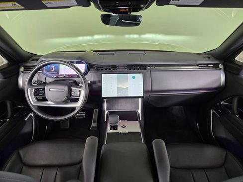 Used 2025 Land Rover Range Rover Long Wheelbase SE AWD/4WD image 24