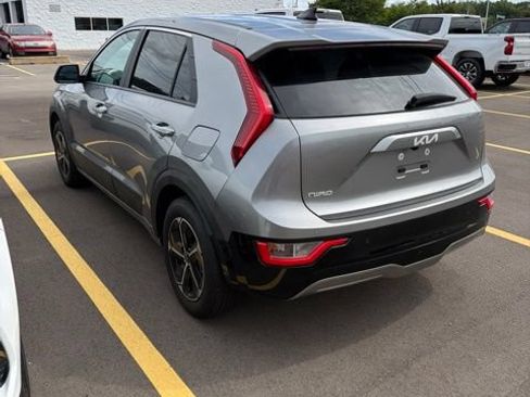 Used 2026 Kia Niro LX FWD image 4