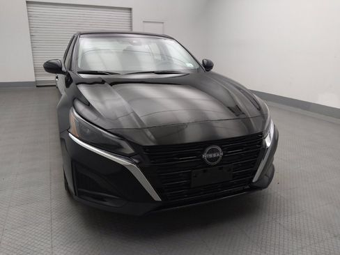 Used 2023 Nissan Altima 2.5 SV image 14