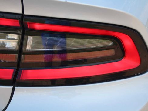 Used 2022 Dodge Charger SXT RWD image 9