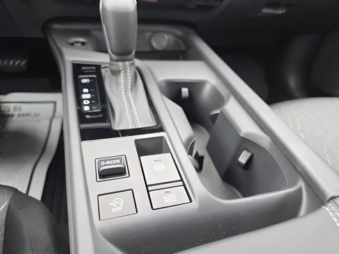 New 2026 Nissan Sentra SV w/ Floor Mat Package FWD image 22