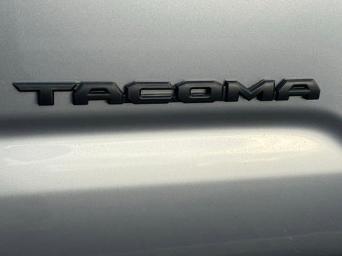 Used 2020 Toyota Tacoma SR5 image 22