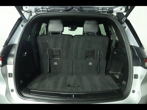 Used 2023 Jeep Grand Cherokee L Laredo image 14