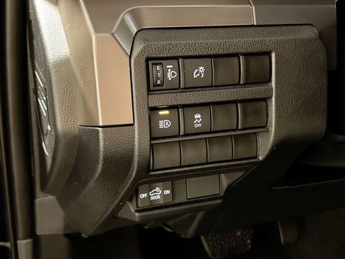 Used 2024 Toyota Tacoma SR5 AWD/4WD image 31