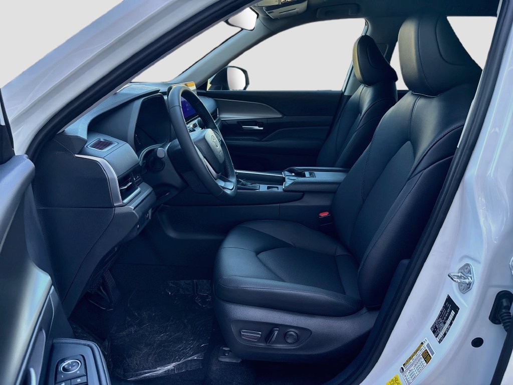 New 2026 Toyota Grand Highlander XLE FWD image 18