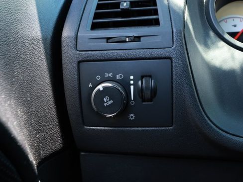 Used 2014 Dodge Challenger SXT RWD image 14