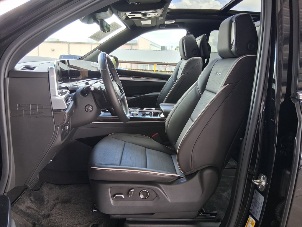 Used 2025 Cadillac Escalade Premium Luxury w/ Touring Package RWD image 19