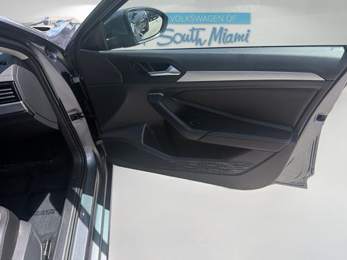 Used 2022 Volkswagen Jetta SE FWD image 32