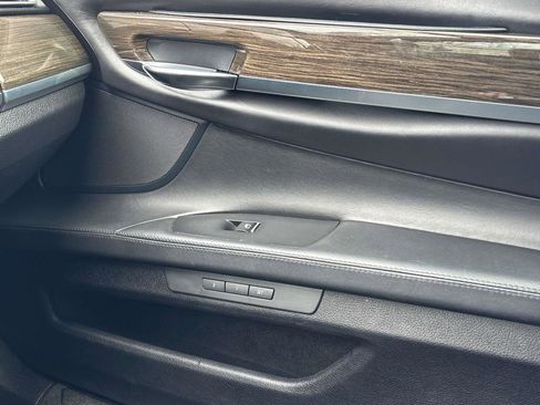 Used 2015 BMW 750Li xDrive image 31