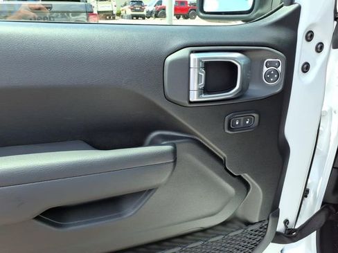 New 2026 Jeep Gladiator Sport AWD/4WD image 5