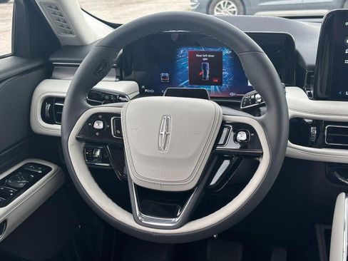 New 2026 Lincoln Aviator AWD image 15
