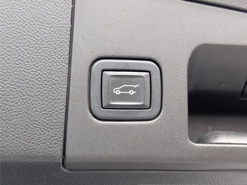 Used 2022 Cadillac XT4 Sport image 15