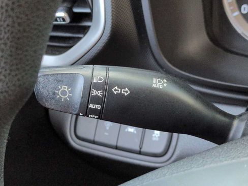 Certified 2021 Hyundai Venue SE FWD image 27