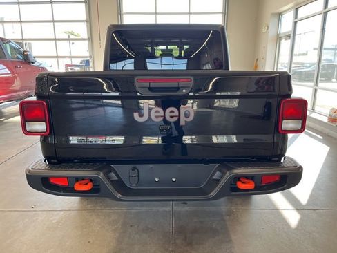 Certified 2022 Jeep Gladiator Mojave image 5