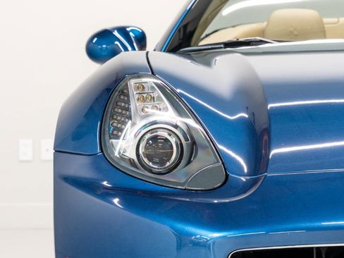 Used 2010 Ferrari California RWD image 26