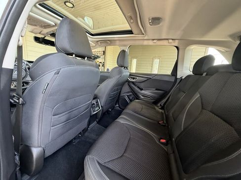 Used 2019 Subaru Forester Premium AWD/4WD image 13