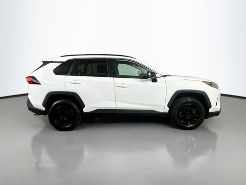 Used 2021 Toyota RAV4 LE FWD image 7