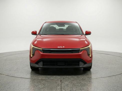 Used 2025 Kia K4 LXS FWD image 2