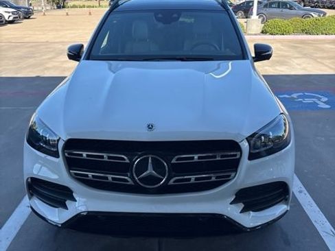 Used 2023 Mercedes-Benz GLS 450 4MATIC image 2