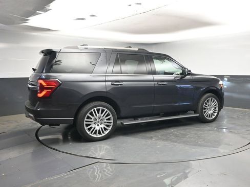 Used 2024 Ford Expedition Limited image 5