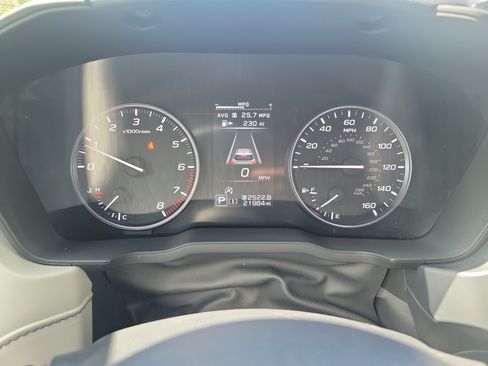 Used 2025 Subaru Forester Premium AWD/4WD image 21