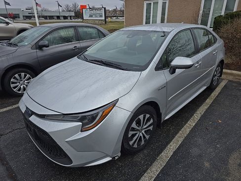 Used 2020 Toyota Corolla LE image 1